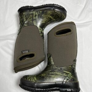 Bogs Kids/Youth Size 1 Classic Boot Mossyoak camouflage